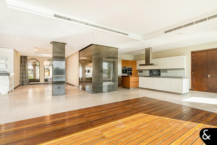 Signature Villas Frond D Gallery