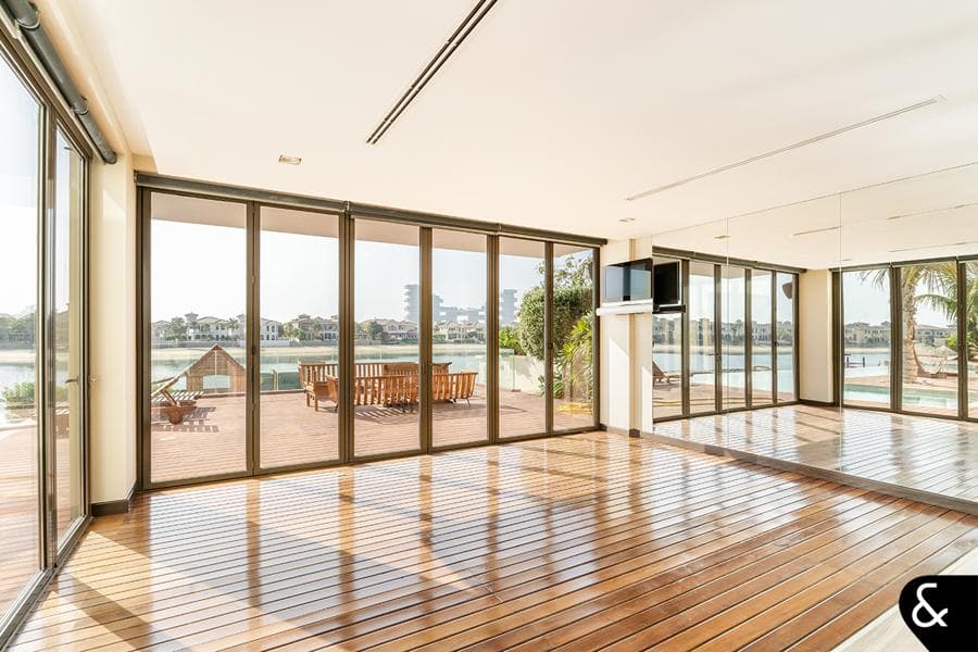 Signature Villas Frond D Gallery