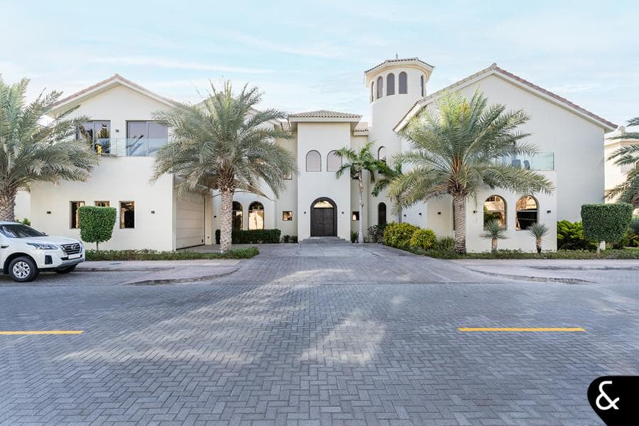 Signature Villas Frond D Gallery